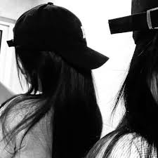<em>Samantha, S</em>